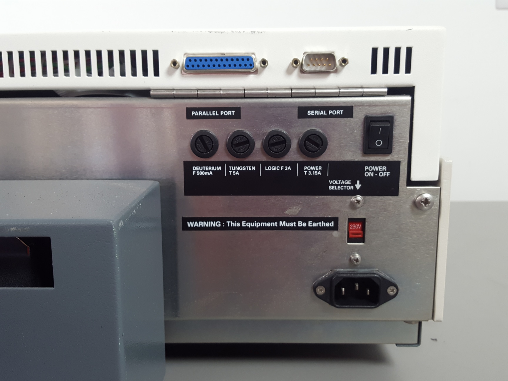 Image of Cecil CE 7400 UV Visible Spectrophotometer Lab