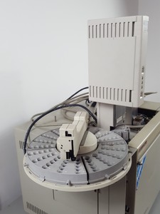 Thumbnail image of Hewlett Packard Gas Chromatograph 19256A System 5890 Series II with Injector Lab