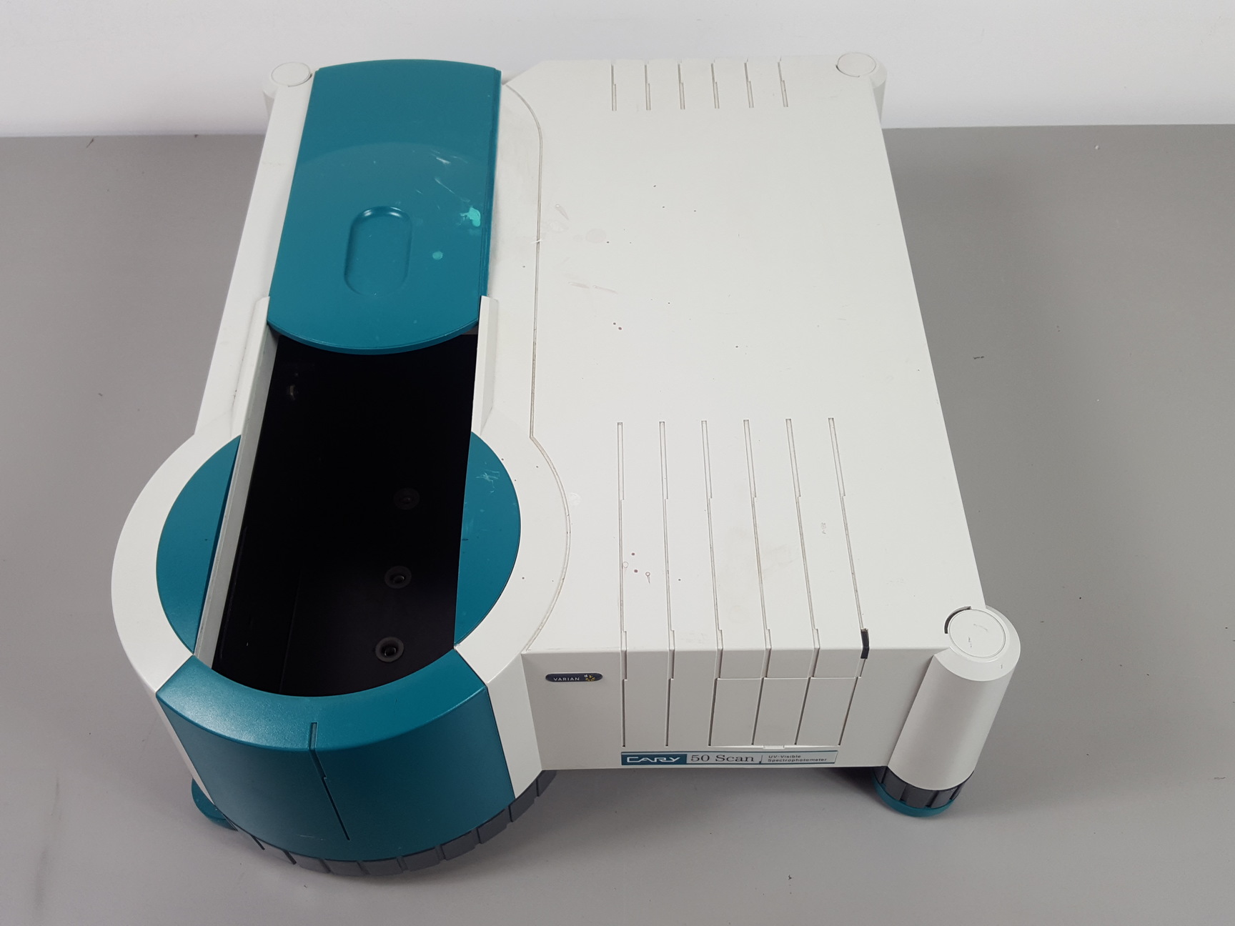 Image of Varian Cary 50 Scan UV Visible Spectrophotometer Lab