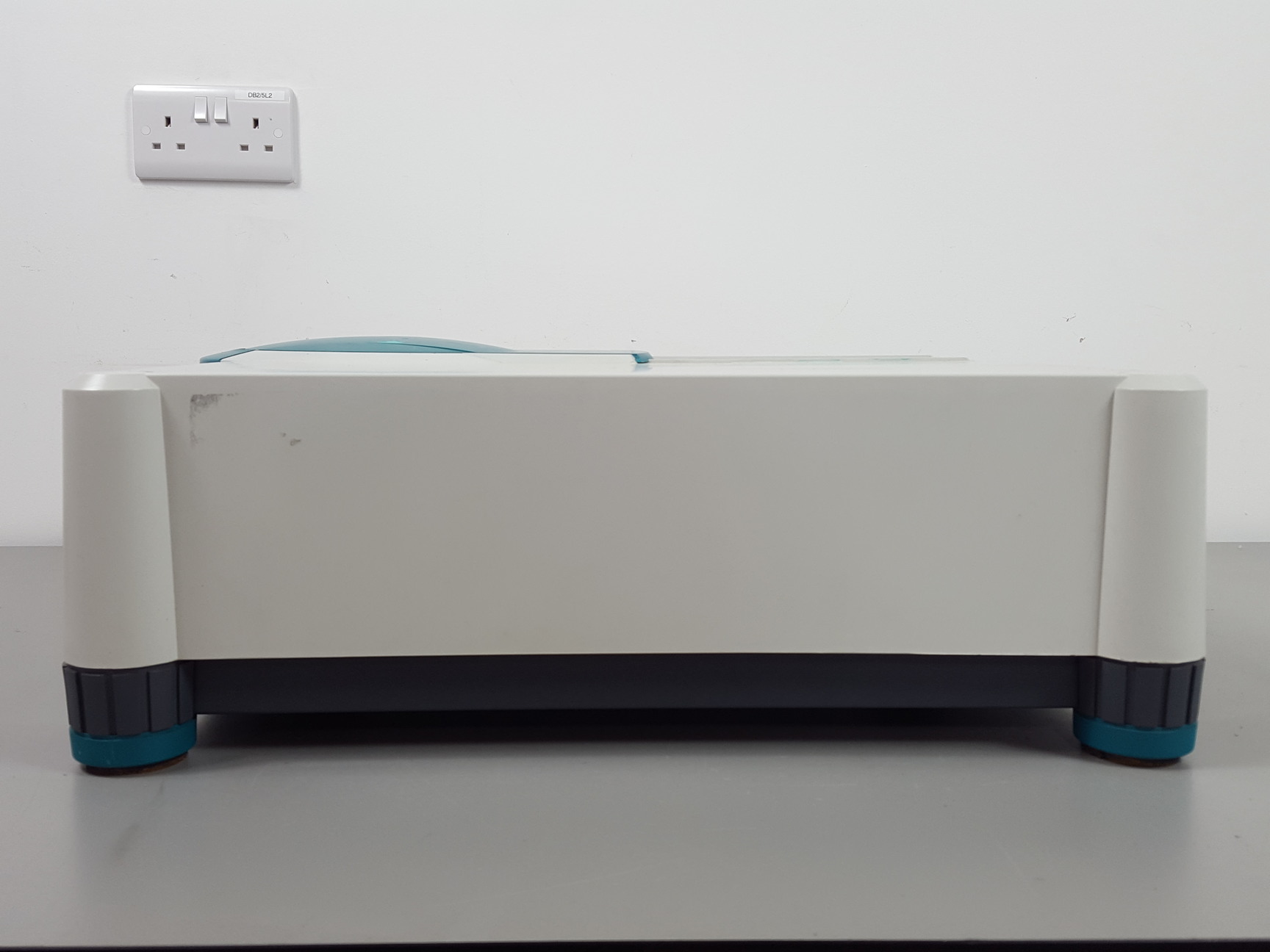 Image of Varian Cary 50 Scan UV Visible Spectrophotometer Lab