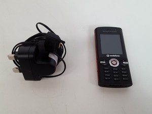 Thumbnail image of 100 x Sony Ericsson and Nokia Mobile Phones - 2730 Classic, V640i