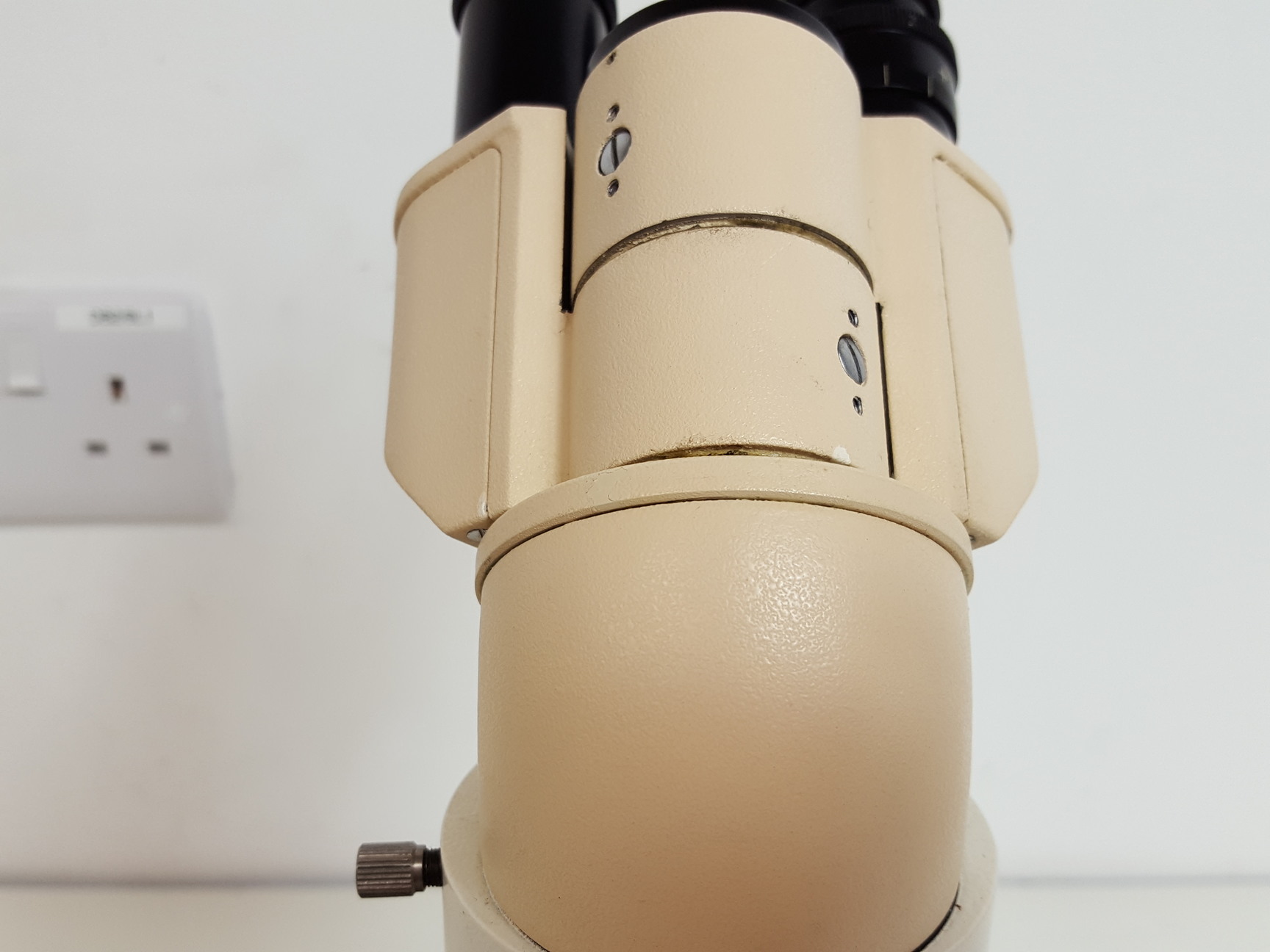 Image of Zeiss KF2 Microscope with 4 x Objectives - Ph2  F40/0.65, Plan 40/0.65  160/0.17