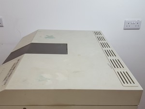 Thumbnail image of Perkin-Elmer Lambda 5 UV/VIS Spectrophotometer Lab