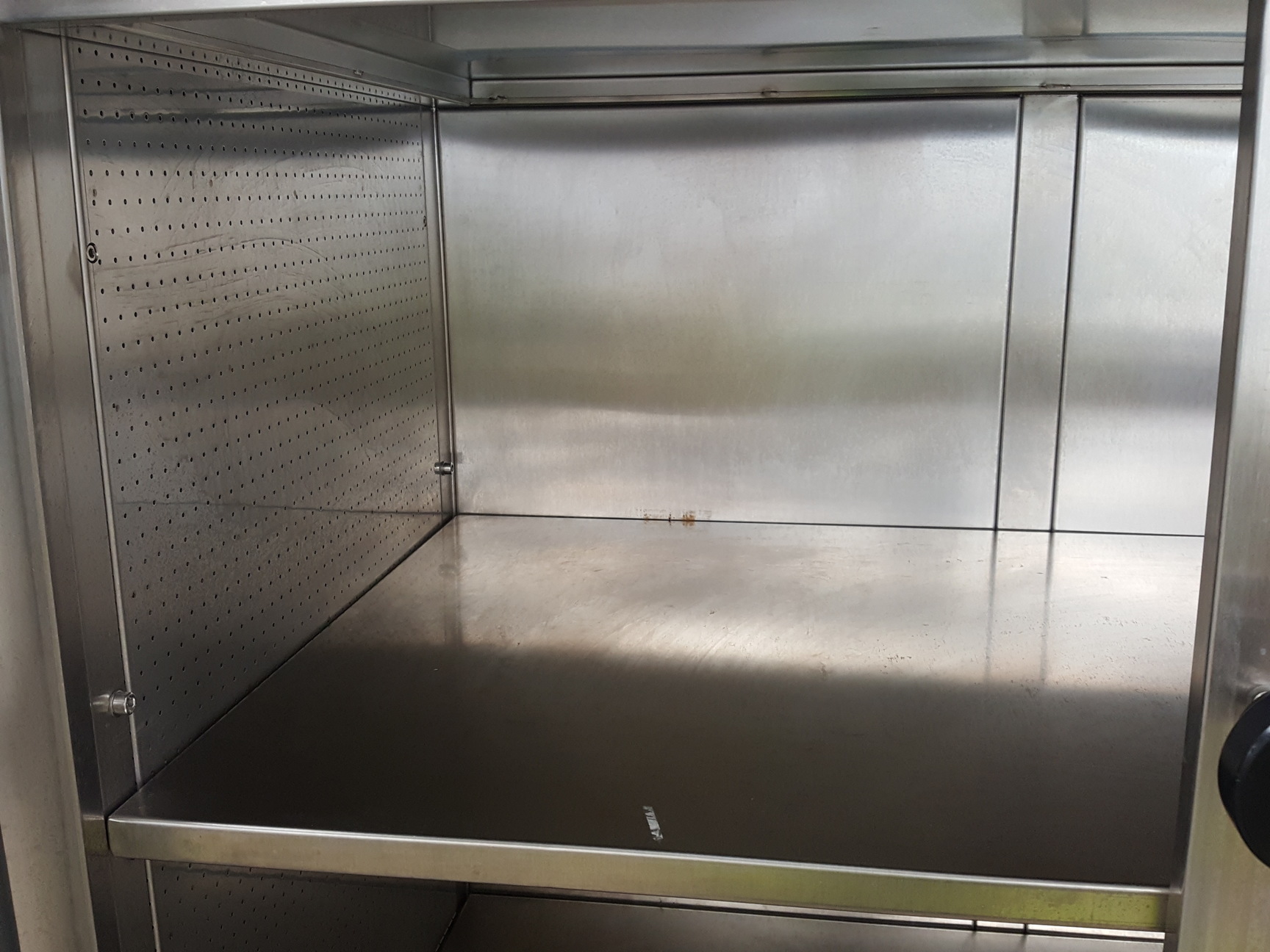 Image of Tecniplast Laminar Flow Ventilated Cabinet 9AV224N Lab H14 Filter