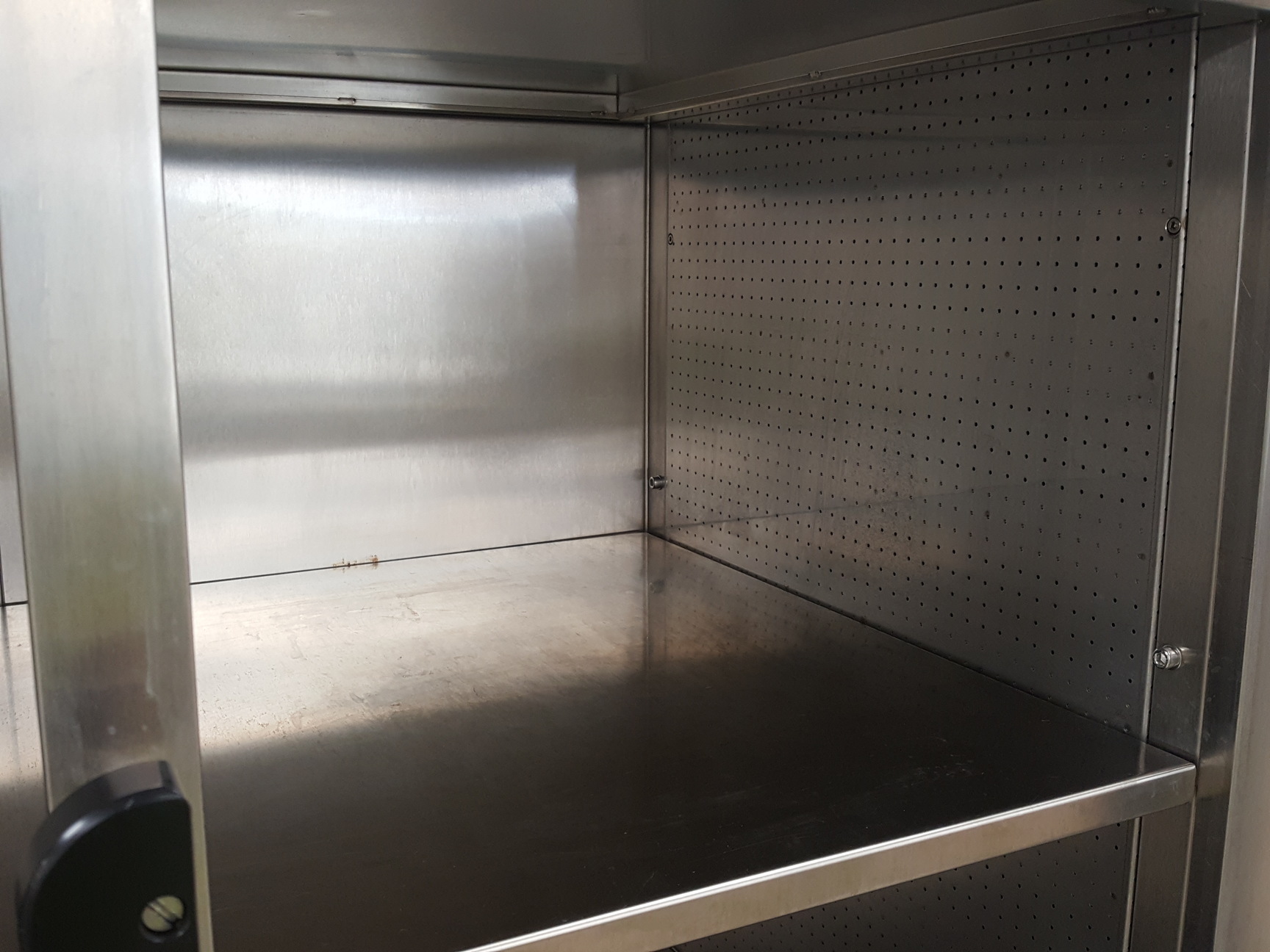 Image of Tecniplast Laminar Flow Ventilated Cabinet 9AV224N Lab H14 Filter
