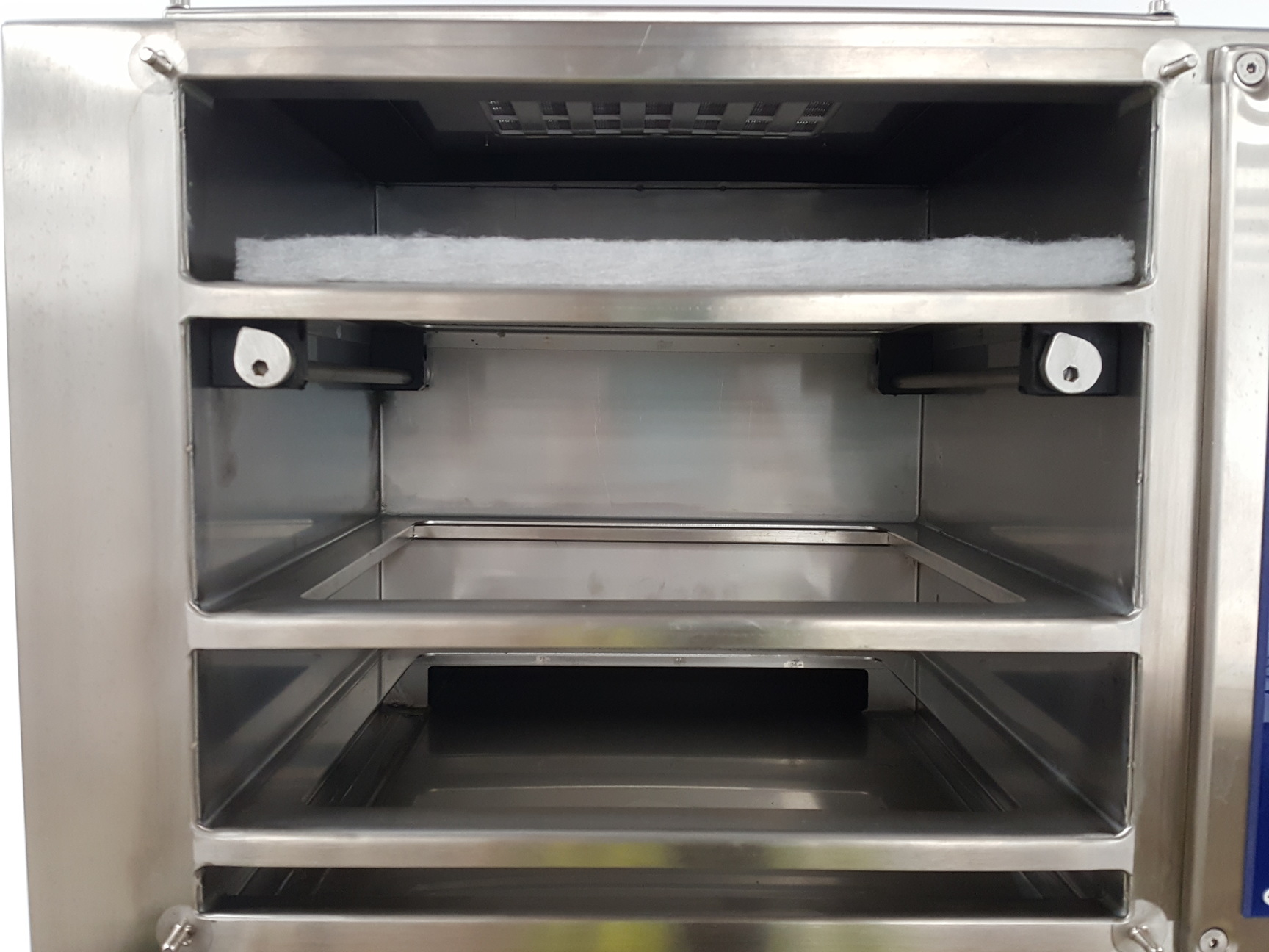 Image of Tecniplast Laminar Flow Ventilated Cabinet 9AV224N Lab H14 Filter