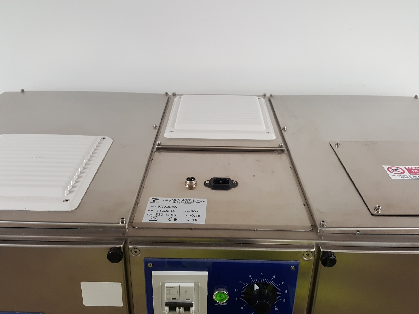Image of Tecniplast Laminar Flow Ventilated Cabinet 9AV224N Lab H14 Filter
