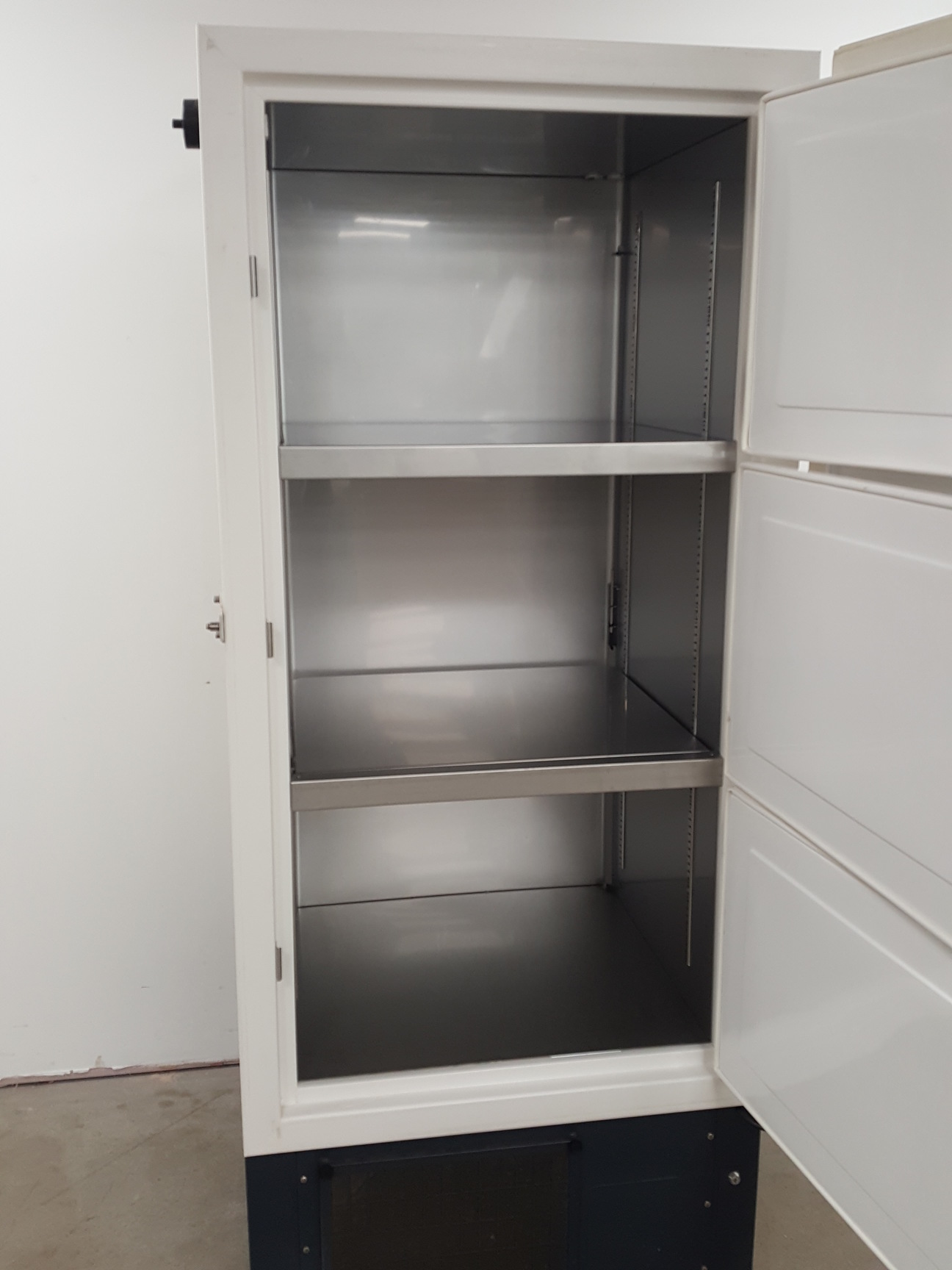 Image of New Brunswick Scientific Ultra Low Temperature Laboratory Freezer U535 -86 Lab