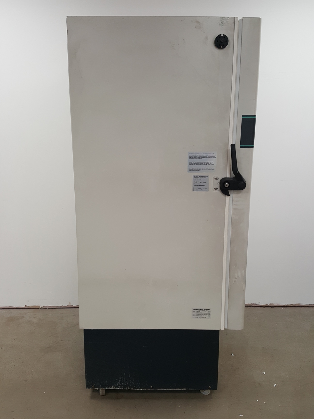 Image of New Brunswick Scientific Ultra Low Temperature Laboratory Freezer U535 -86 Lab