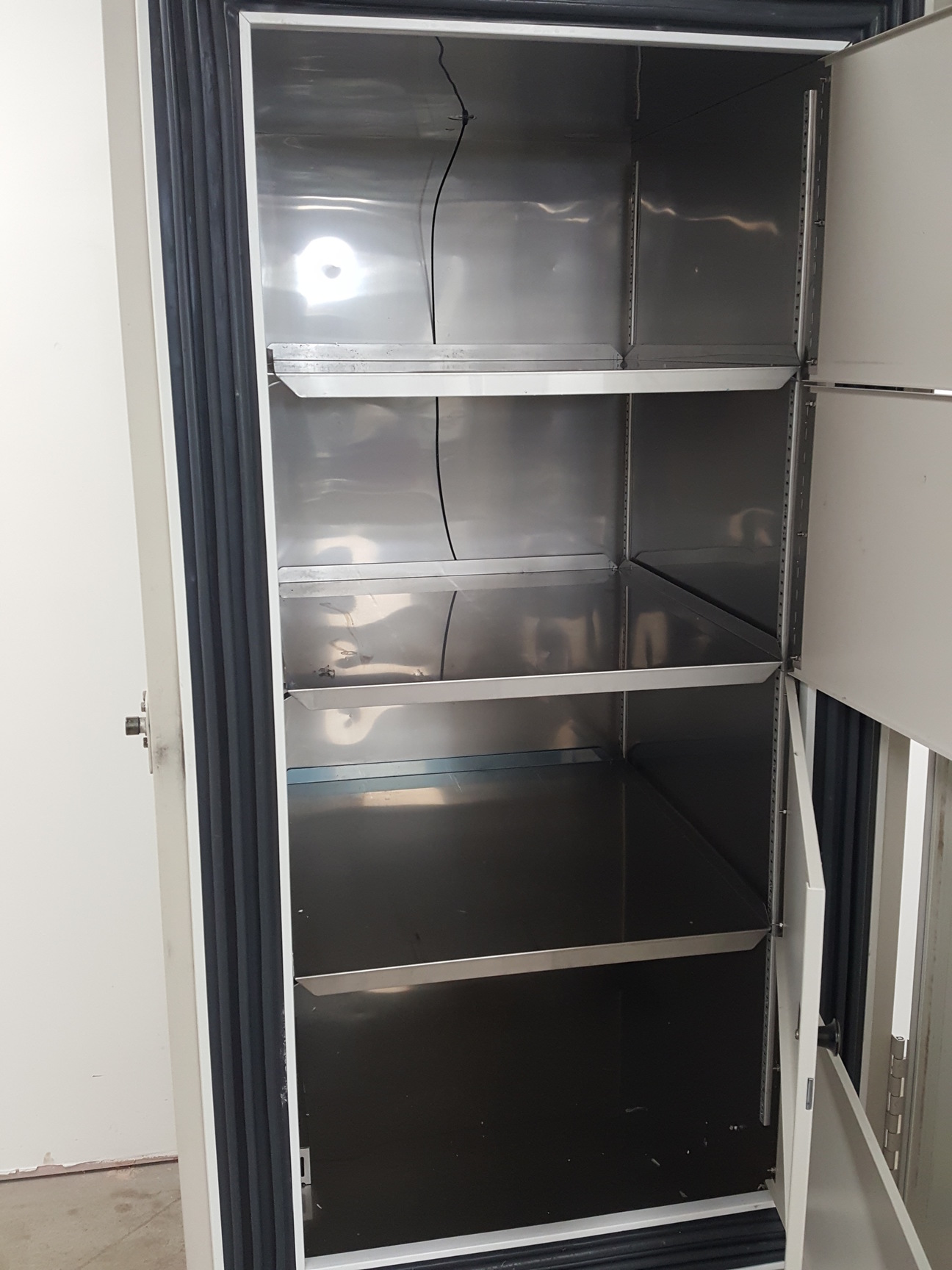 Image of Thermo Scientific Forma 905 -86 Laboratory Freezer Lab Spares/Repairs