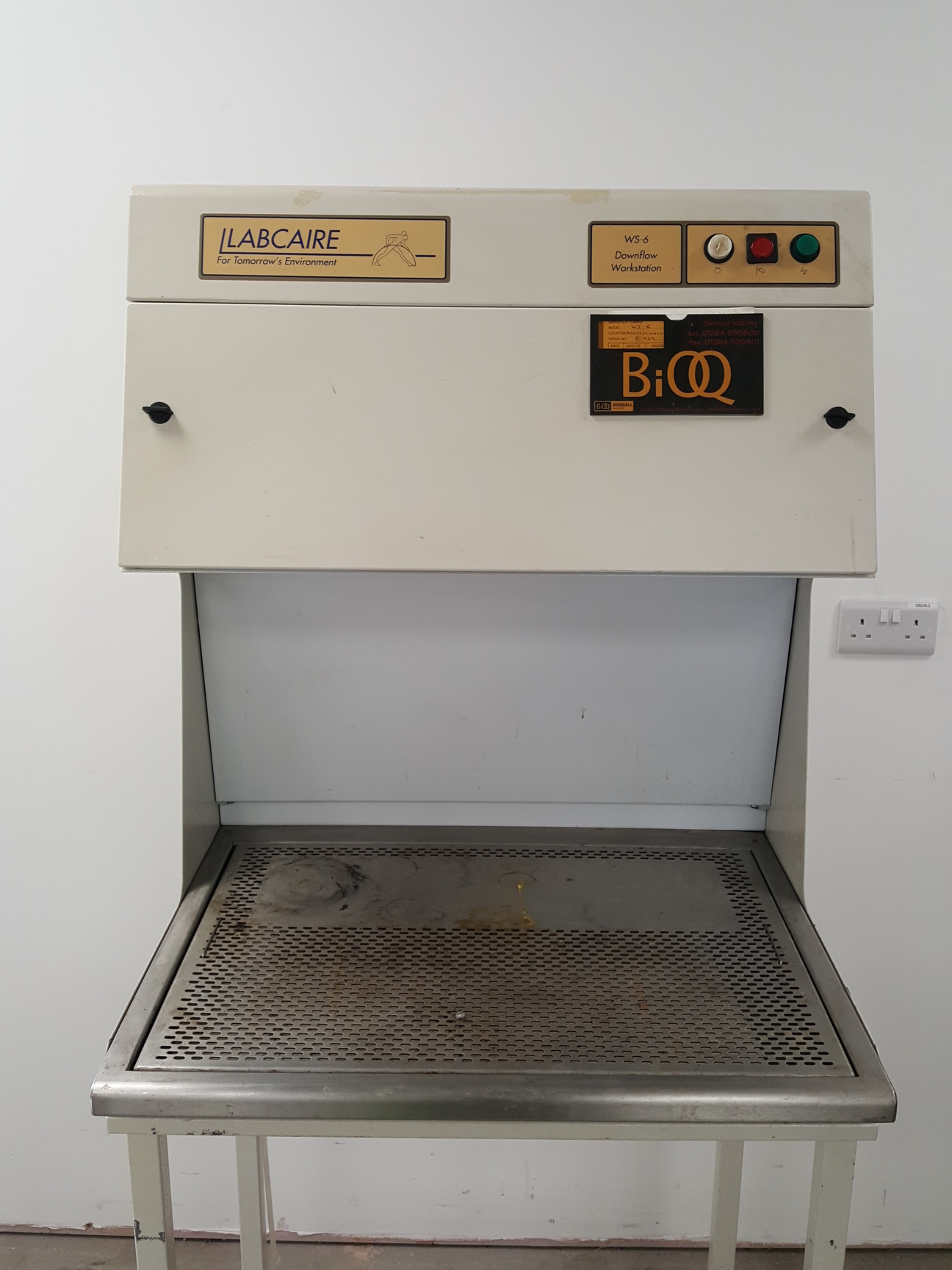 Image of Labcaire Downflow Station Ductless Fume Hood Model - WS-6 Lab