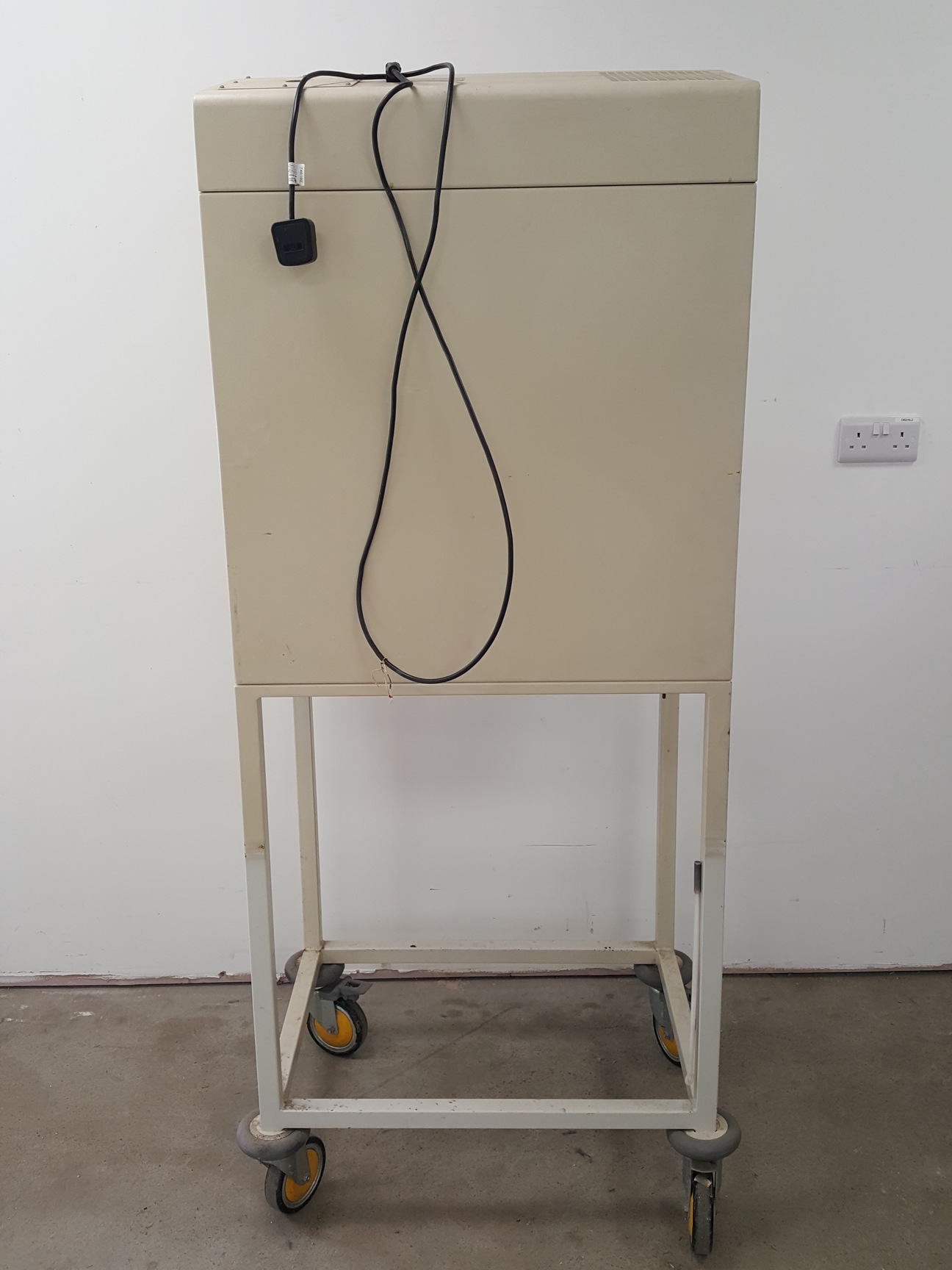 Image of Labcaire Downflow Station Ductless Fume Hood Model - WS-6 Lab