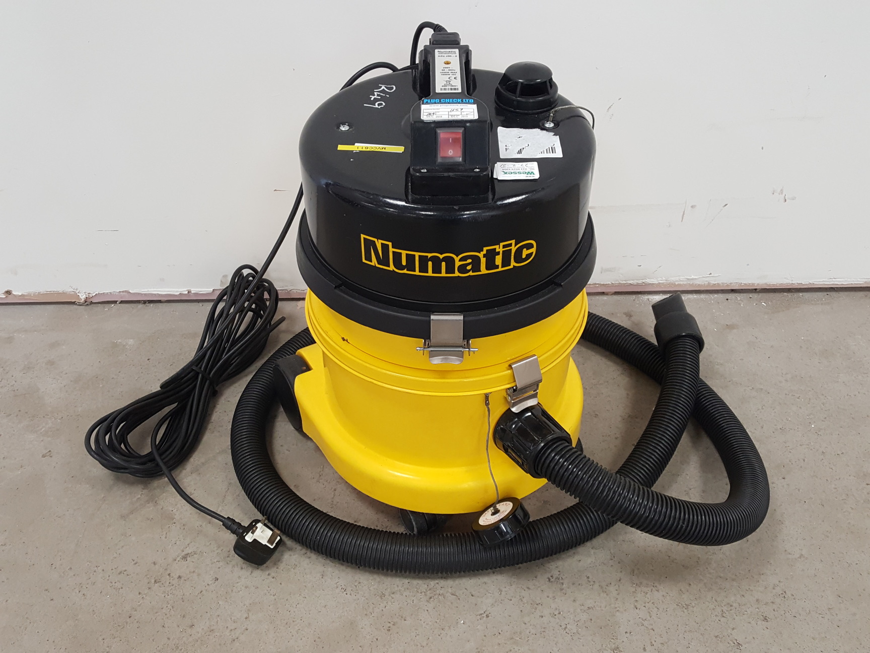 Image of 10 x Numatic Vacuum Cleaners  Model HZQ 200-2