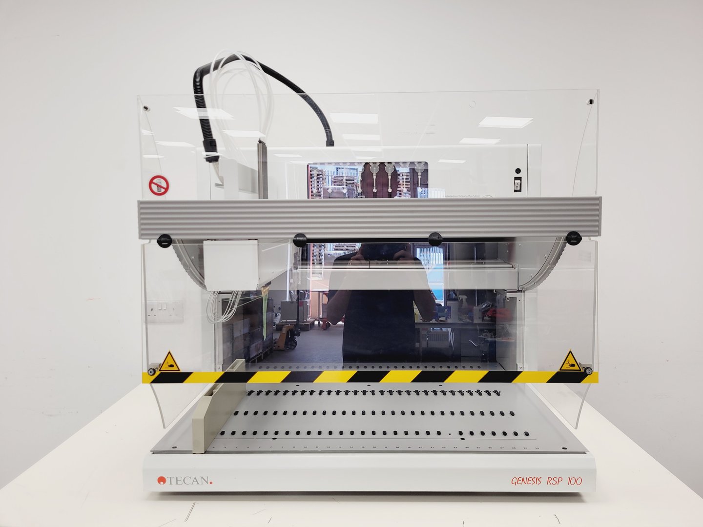 Image of Tecan Genesis RSP 100  Part no. 611208 Liquid Handling System Lab