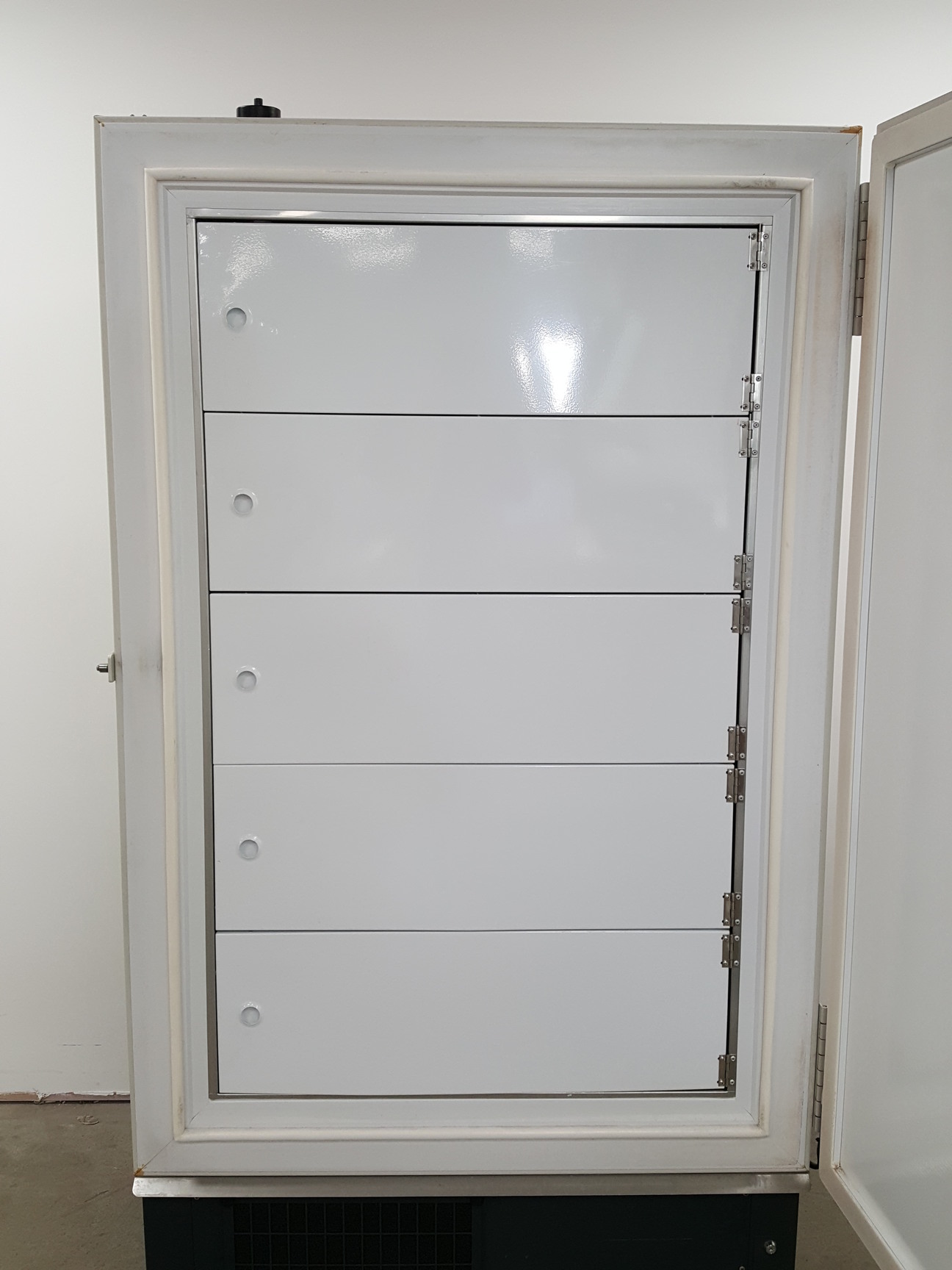 Image of New Brunswick U570 -86 G Ultra Low Temperature Freezer  Part no. U9270-0005 Lab