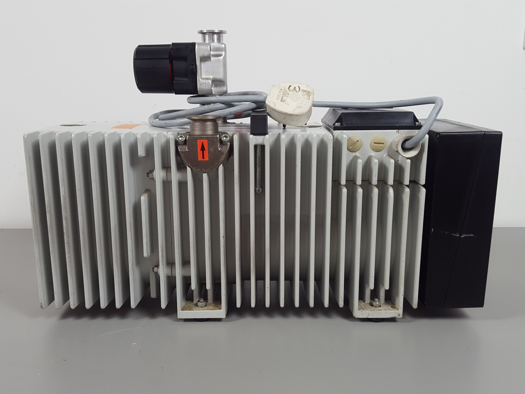 Image of Pfeiffer UNO 016 B Rotary Vane Vacuum Pump Mod. - Nr PK D34 706