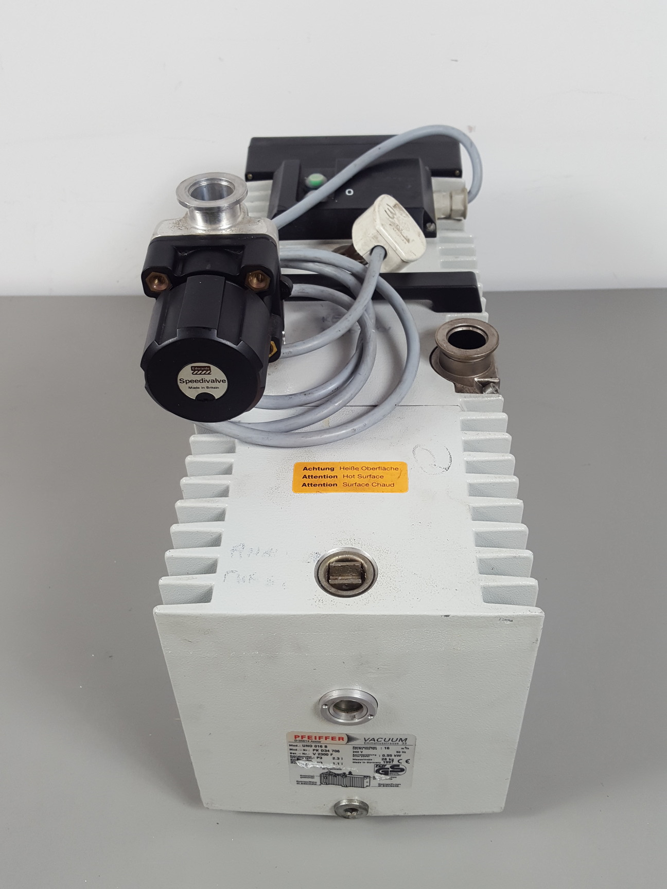 Image of Pfeiffer UNO 016 B Rotary Vane Vacuum Pump Mod. - Nr PK D34 706