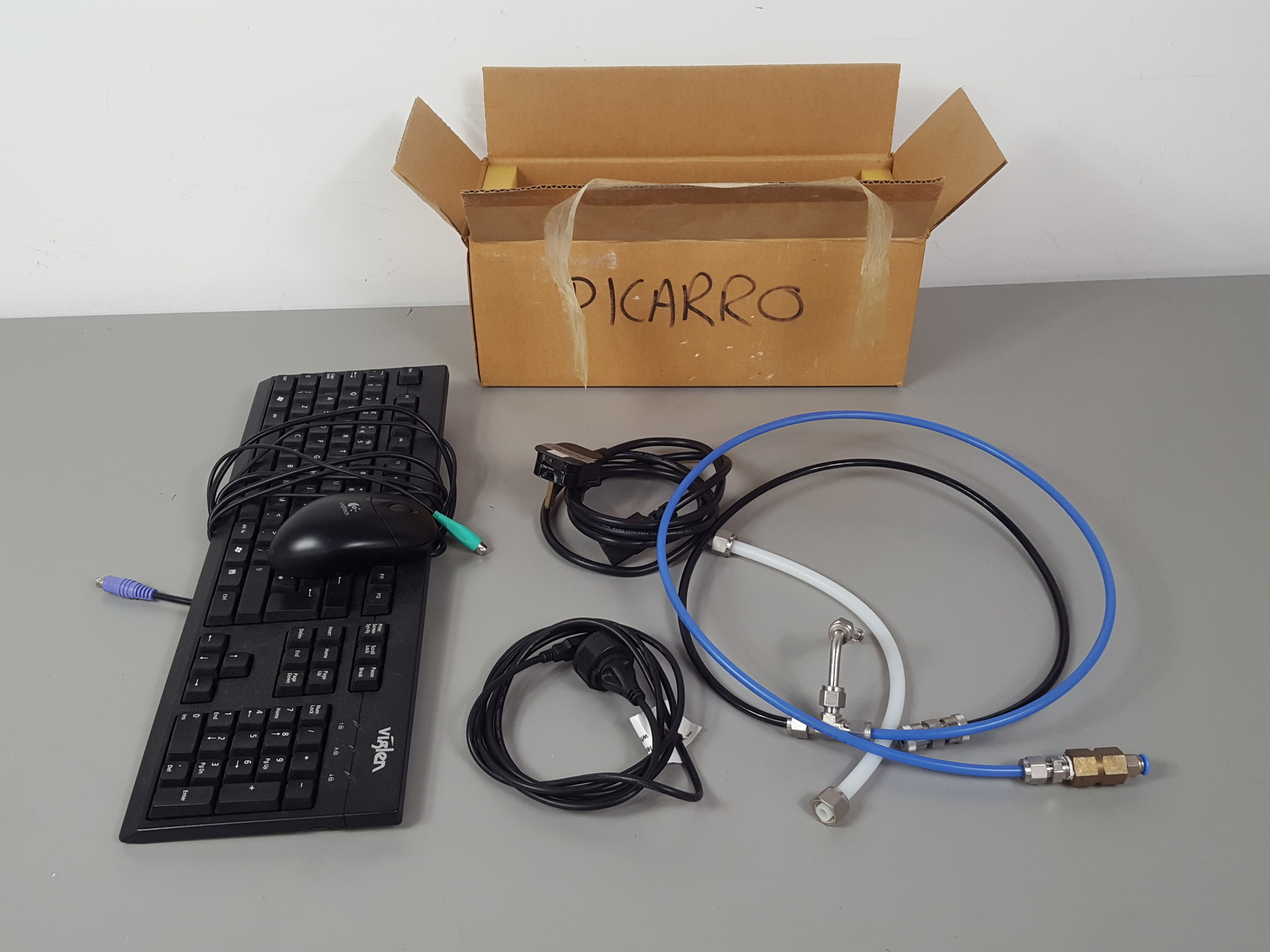 Image of Picarro Cavity Ringdown Isotopic CO2 Spectrophotometer G1101-i & GSP-1000 PSU