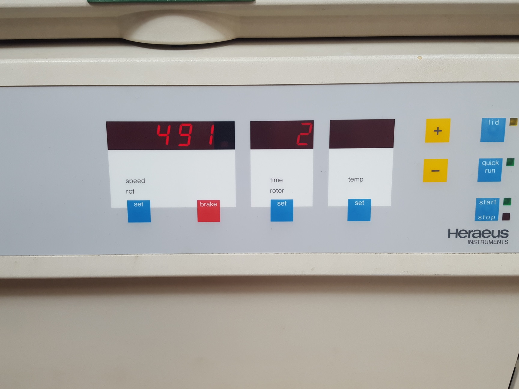 Image of Heraeus 1.0R Megafuge Benchtop Laboratory Centrifuge with 6000rpm Rotor Lab