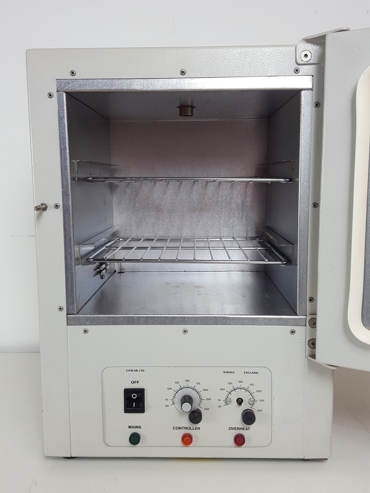 Image of Genlab N18C Benchtop Laboratory Oven / Incubator with 2 x Racks Lab 250C