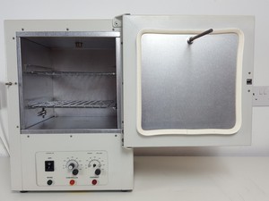 Thumbnail image of Genlab N18C Benchtop Laboratory Oven / Incubator with 2 x Racks Lab 250C