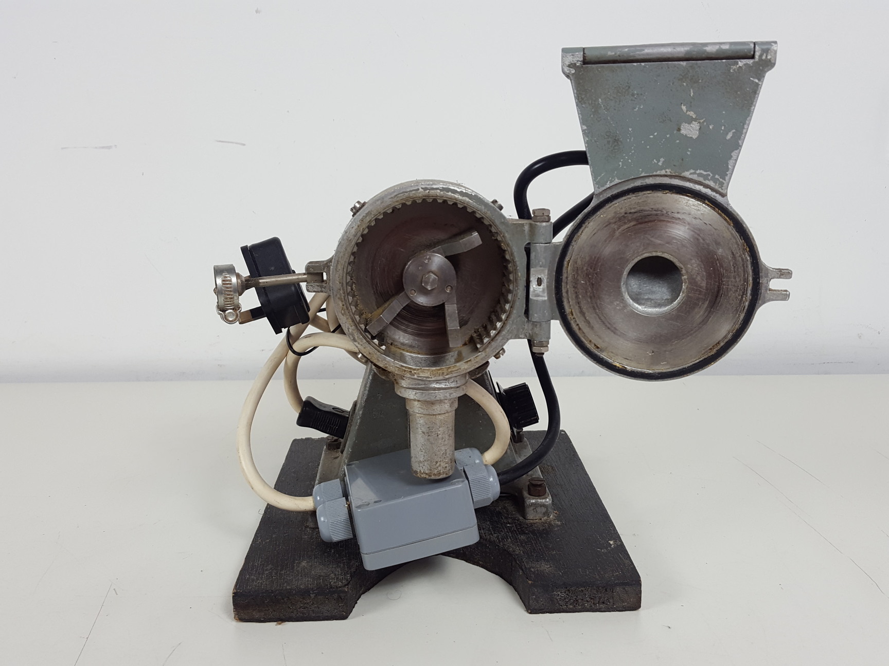 Image of Culatti DFH 48 Hammer Micro Mill Lab