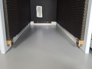 Thumbnail image of Bruker GE 8221 Vacuum Pump Acoustic Enclosure Sound Cabinet Lab Varian DS402
