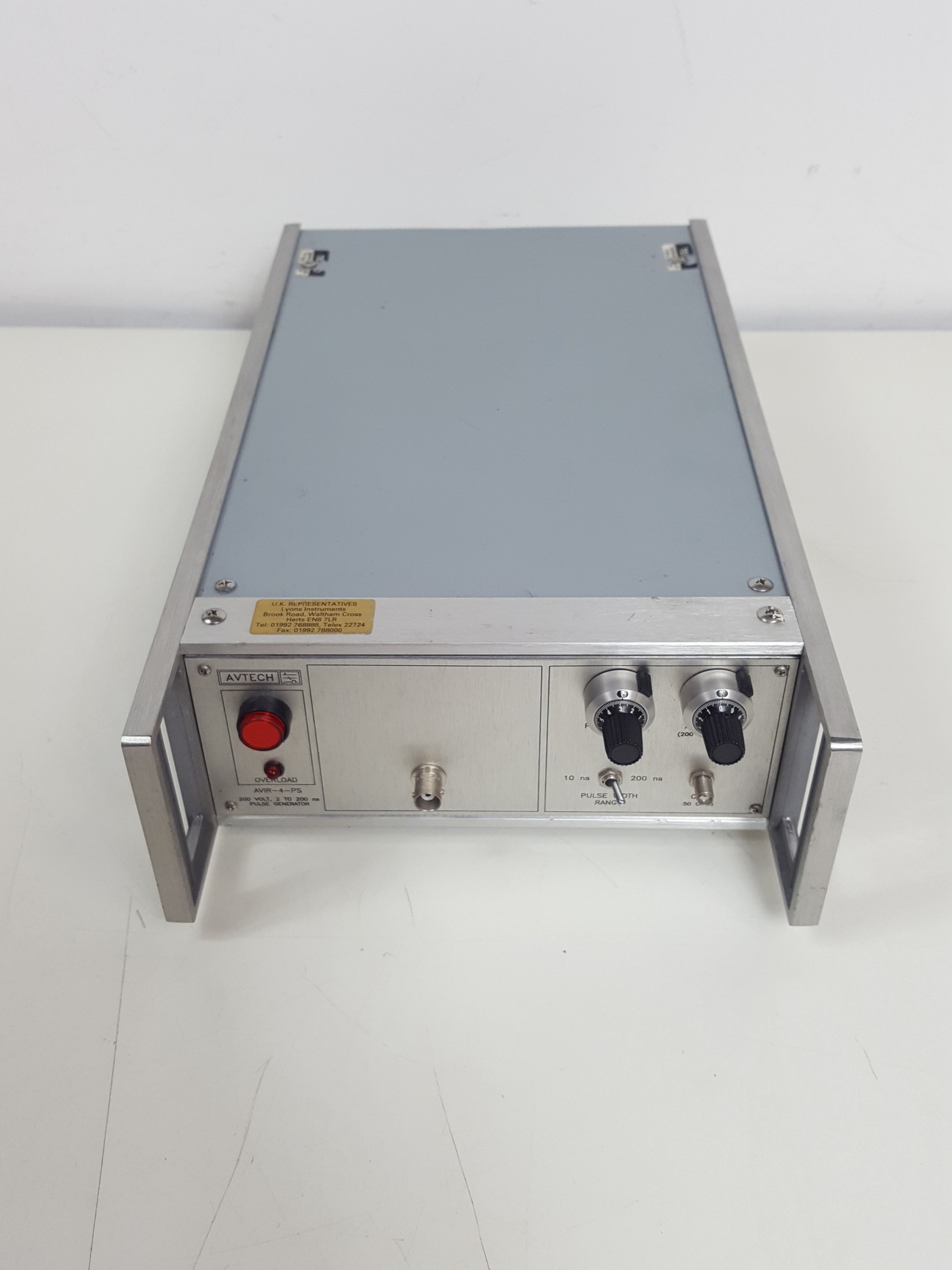 Image of Avtech Delay Generator AVX-D-2-PS-LIA & Pulse Generator AVIR-4-PS-P-PWT-AT