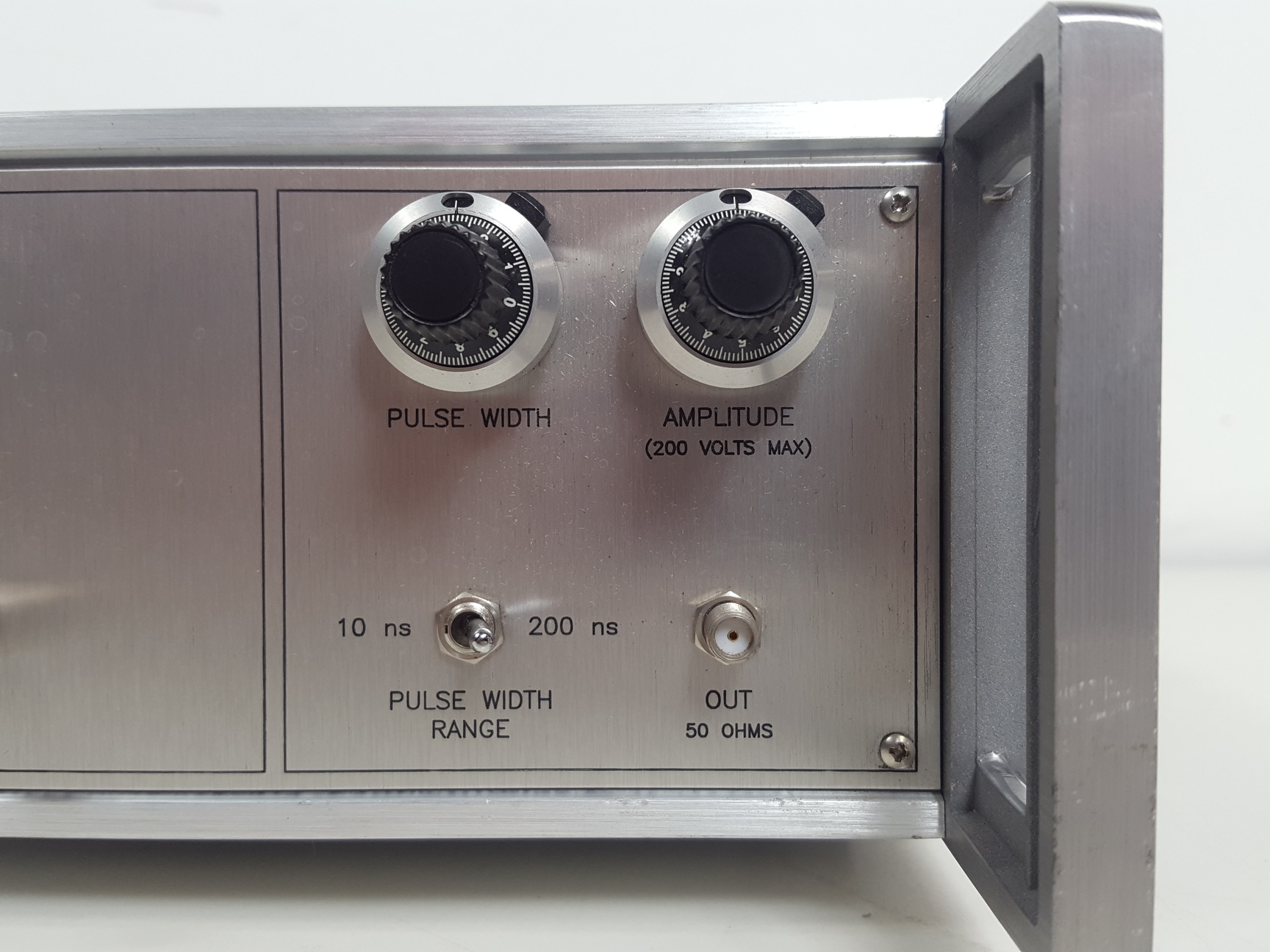 Image of Avtech Delay Generator AVX-D-2-PS-LIA & Pulse Generator AVIR-4-PS-P-PWT-AT