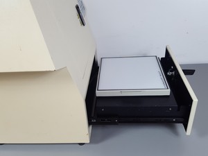 Thumbnail image of Bio-Rad Universal Hood Gel Doc UV Imaging System Lab