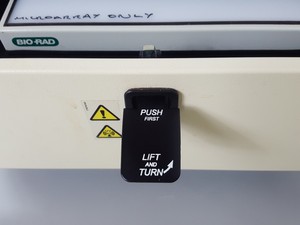 Thumbnail image of Bio-Rad Universal Hood Gel Doc UV Imaging System Lab