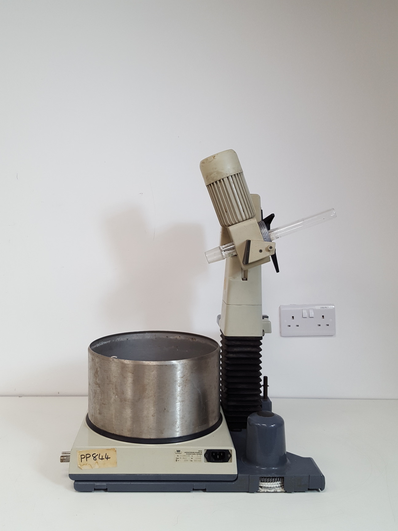 Image of Buchi RE 111 Rotavapor Rotary Evaporator w/ B-1461 Water Bath Lab Spares/Repairs