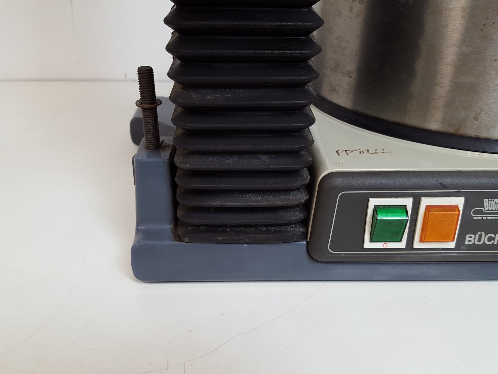 Image of Buchi RE 111 Rotavapor Rotary Evaporator w/ B-1461 Water Bath Lab Spares/Repairs