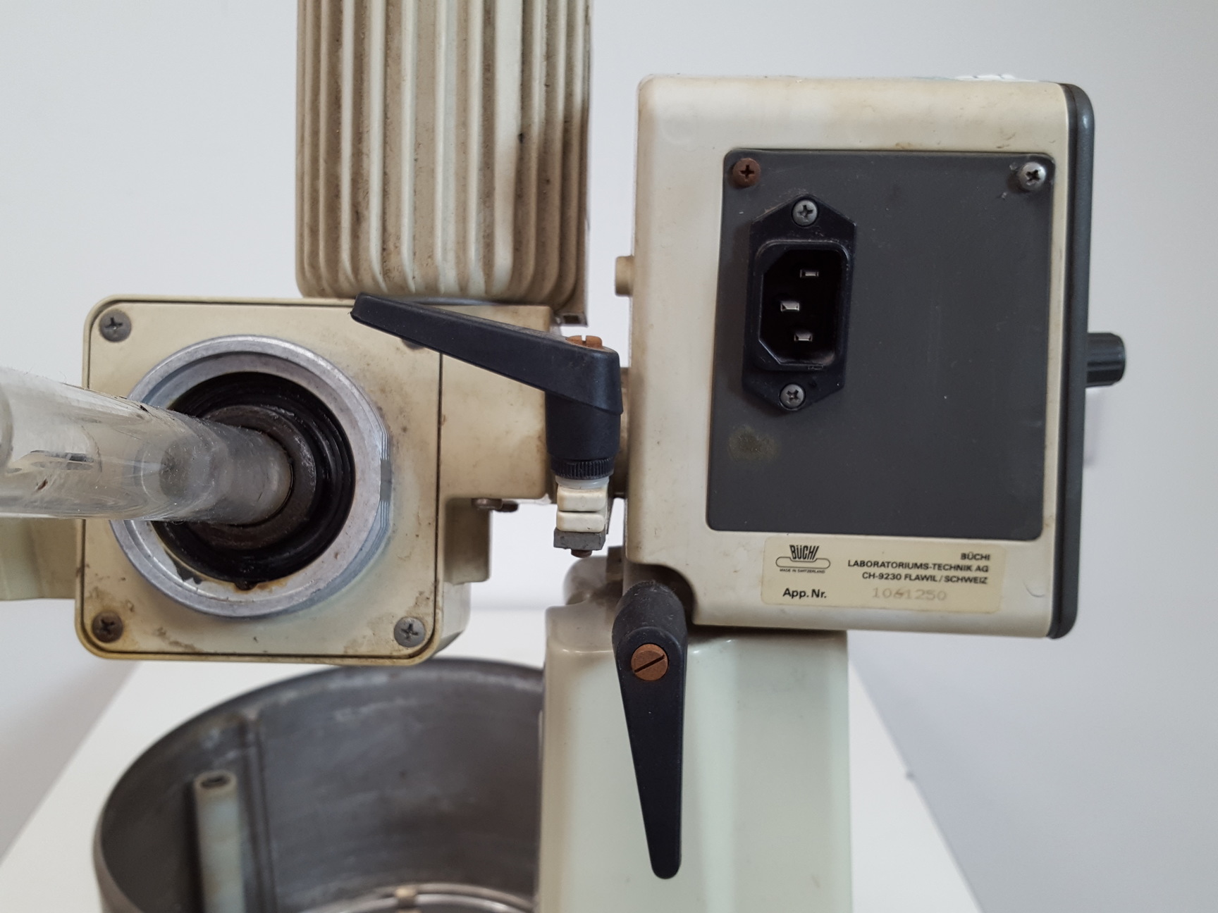 Image of Buchi RE 111 Rotavapor Rotary Evaporator w/ B-1461 Water Bath Lab Spares/Repairs