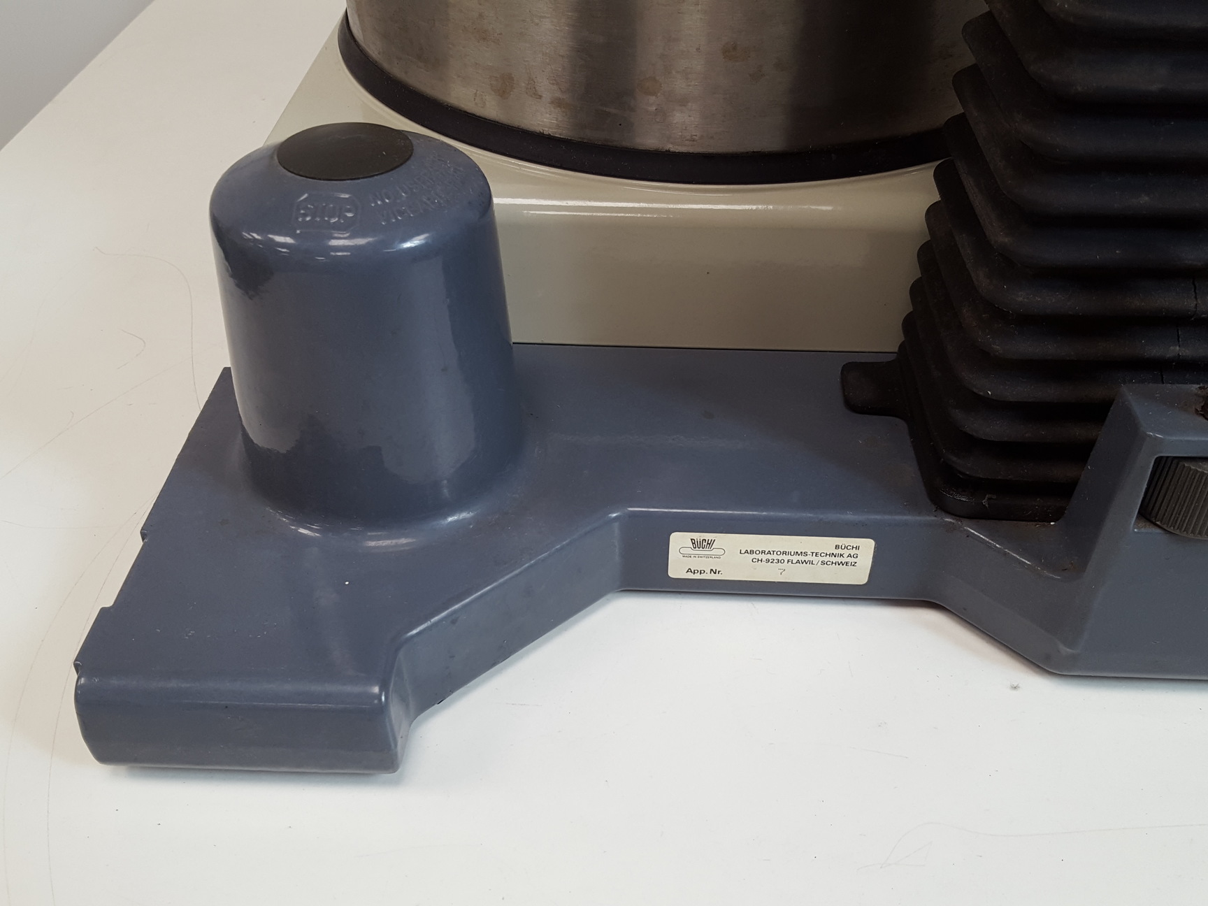 Image of Buchi RE 111 Rotavapor Rotary Evaporator w/ B-1461 Water Bath Lab Spares/Repairs