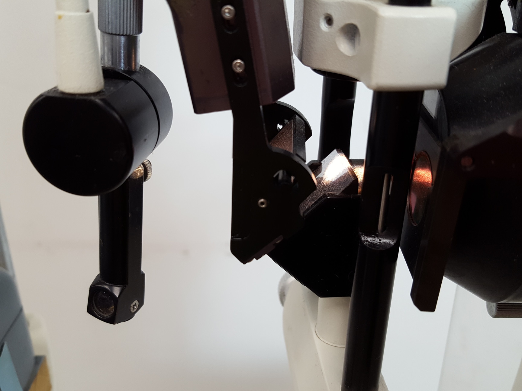 Image of Takagi Eye Examination Ophthalmology Bio-Microscope Slit Lamp & Electric Table 