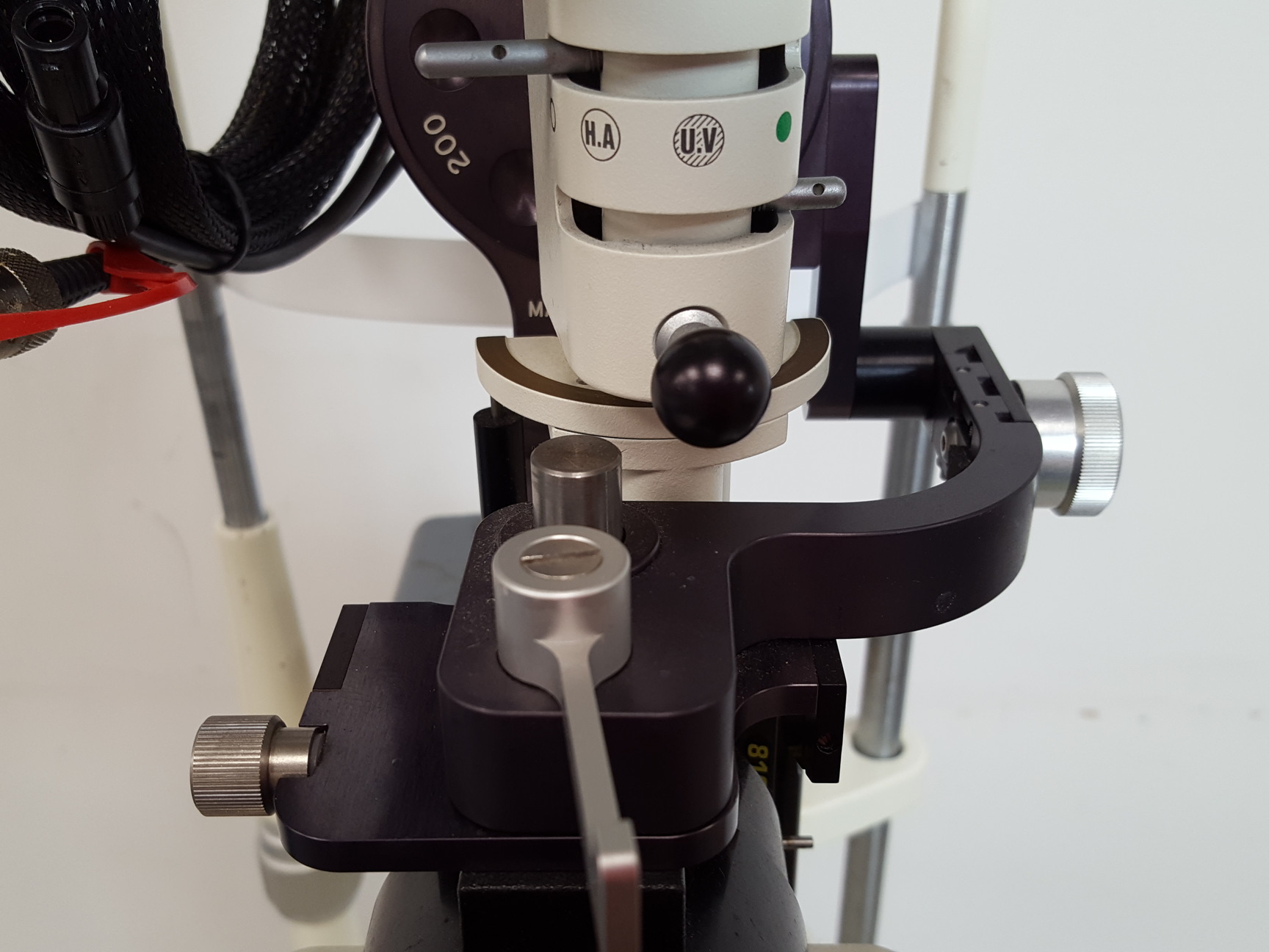Image of Takagi Eye Examination Ophthalmology Bio-Microscope Slit Lamp & Electric Table 