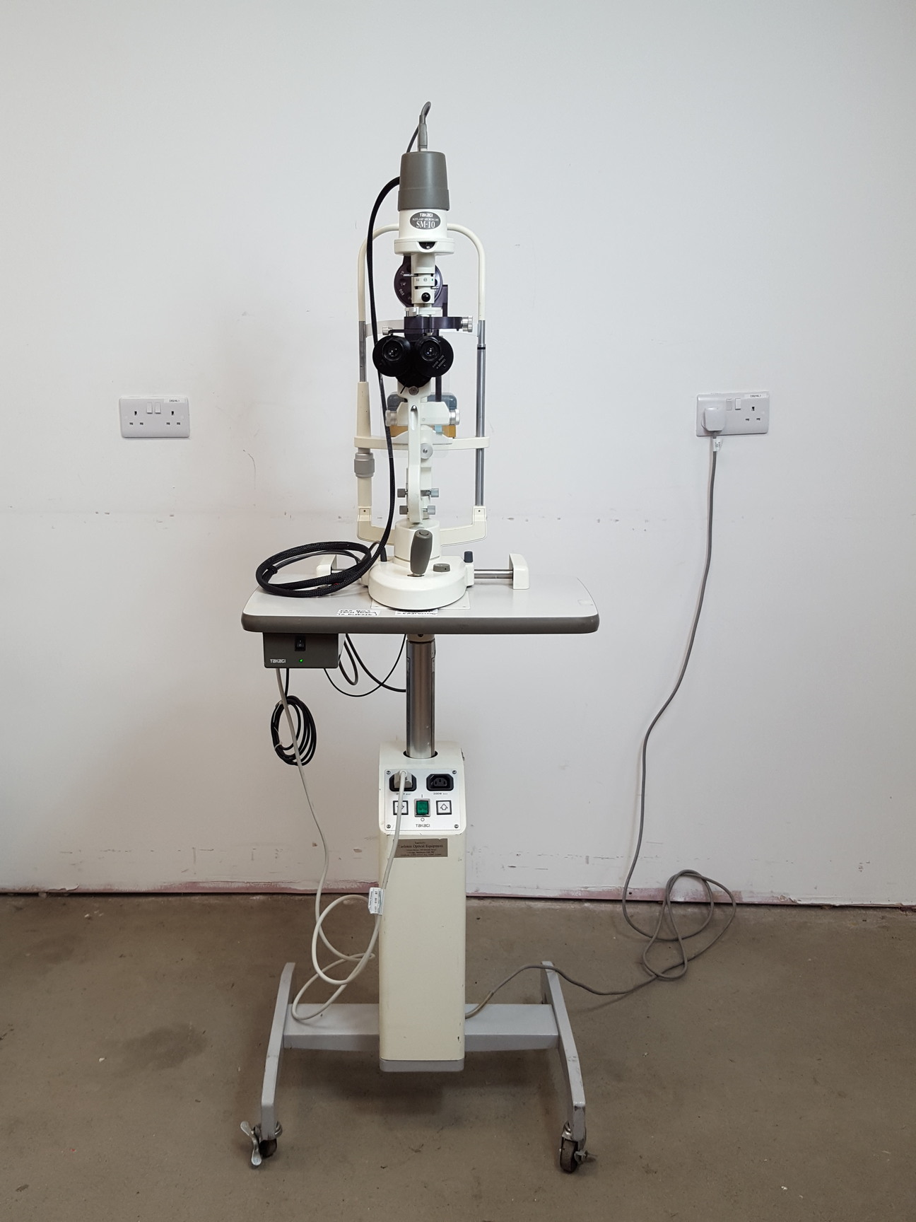 Image of Takagi Eye Examination Ophthalmology Bio-Microscope Slit Lamp & Electric Table 