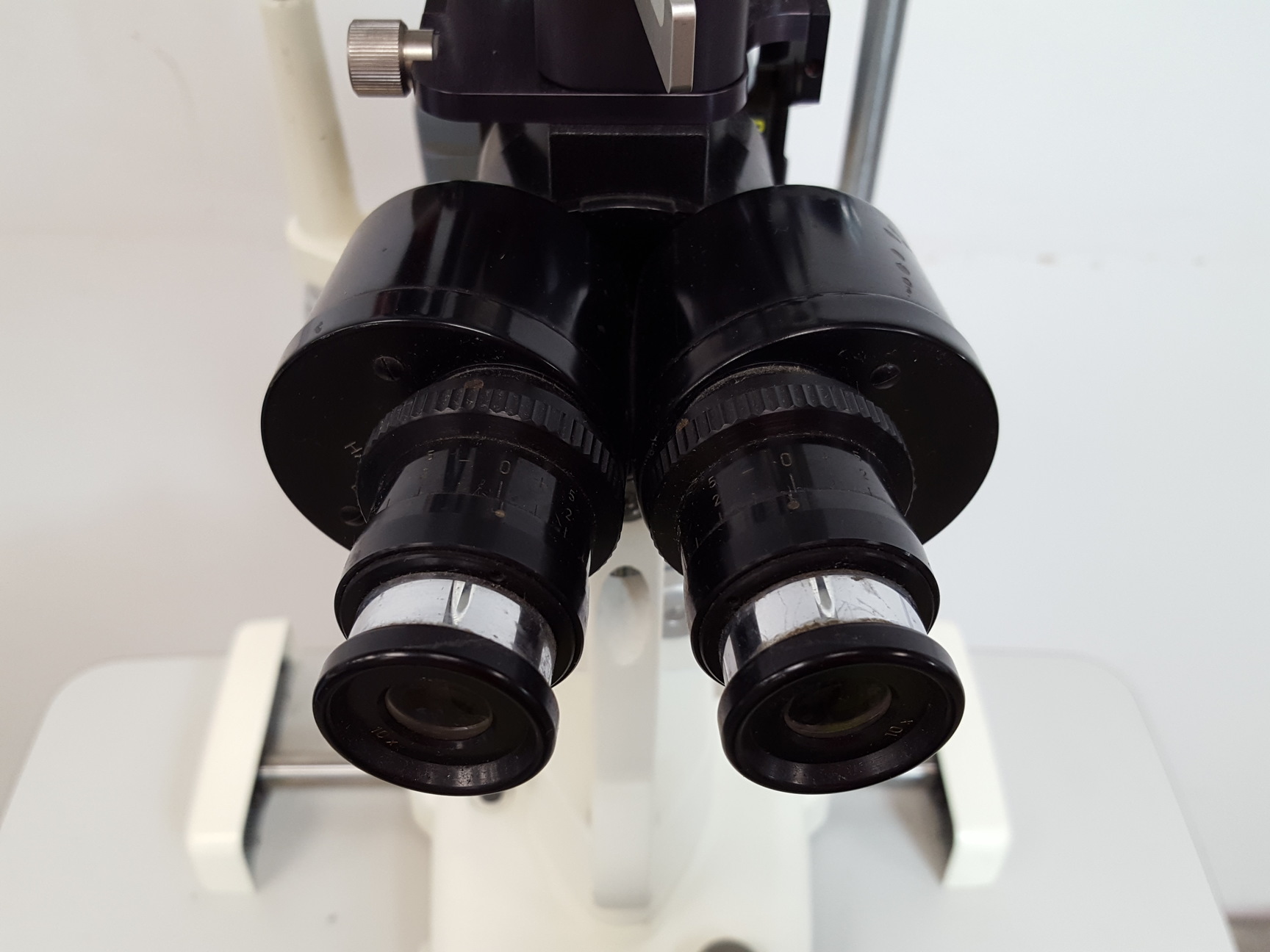 Image of Takagi Eye Examination Ophthalmology Bio-Microscope Slit Lamp & Electric Table 