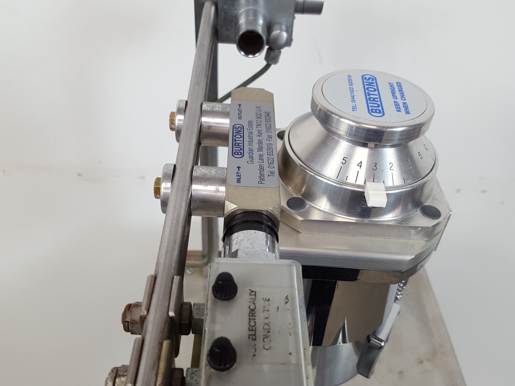 Image of British Oxygen Company Anaesthesia Machine with Burton Vaporiser Lab