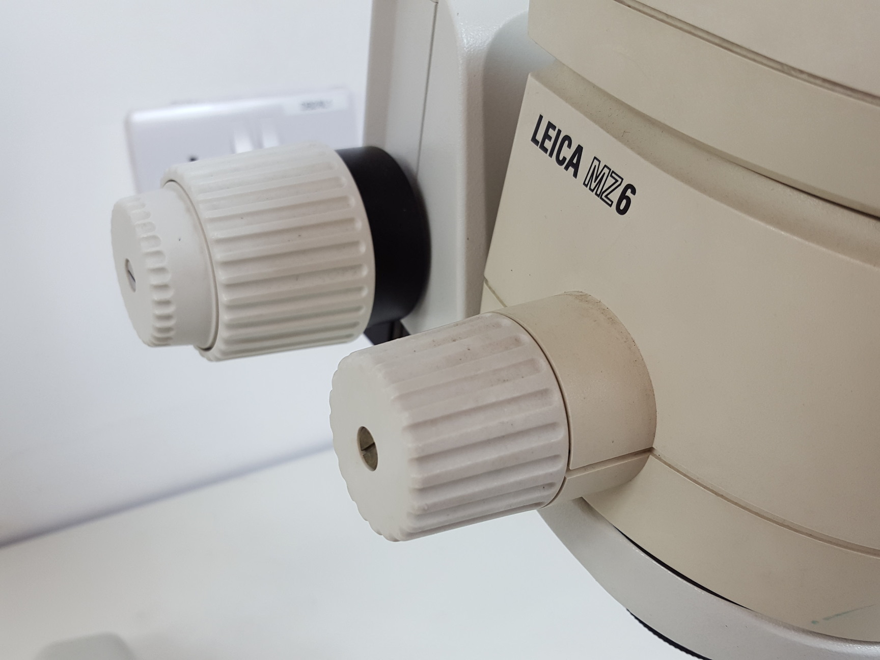 Image of Leica MZ6 Long-Arm Stereo Zoom Microscope Lab