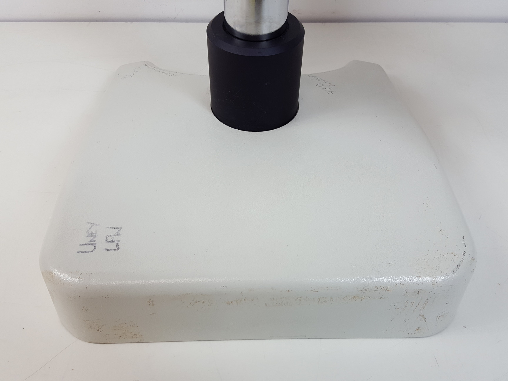 Image of Leica MZ6 Long-Arm Stereo Zoom Microscope Lab