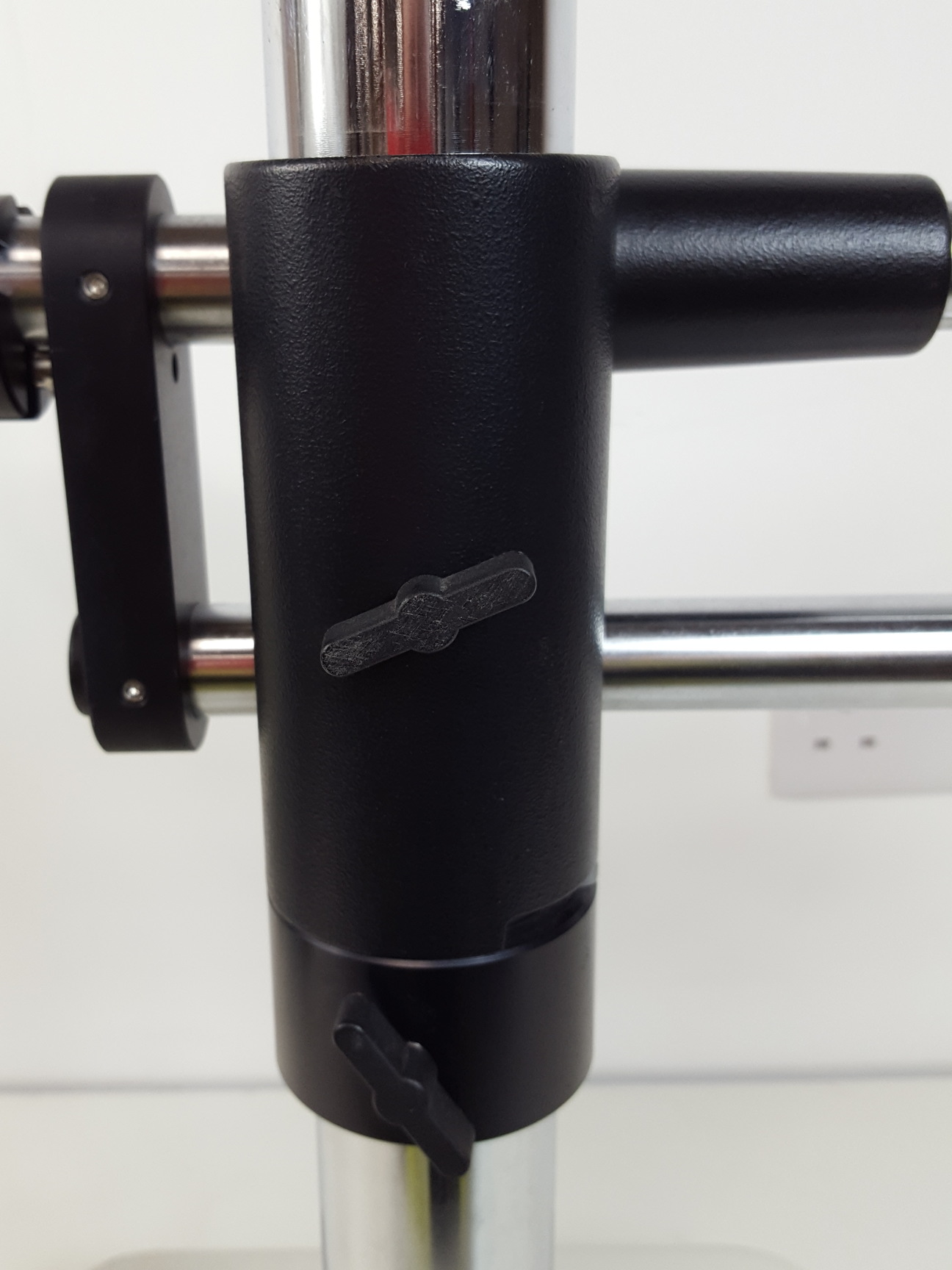 Image of Leica MZ6 Long-Arm Stereo Zoom Microscope Lab