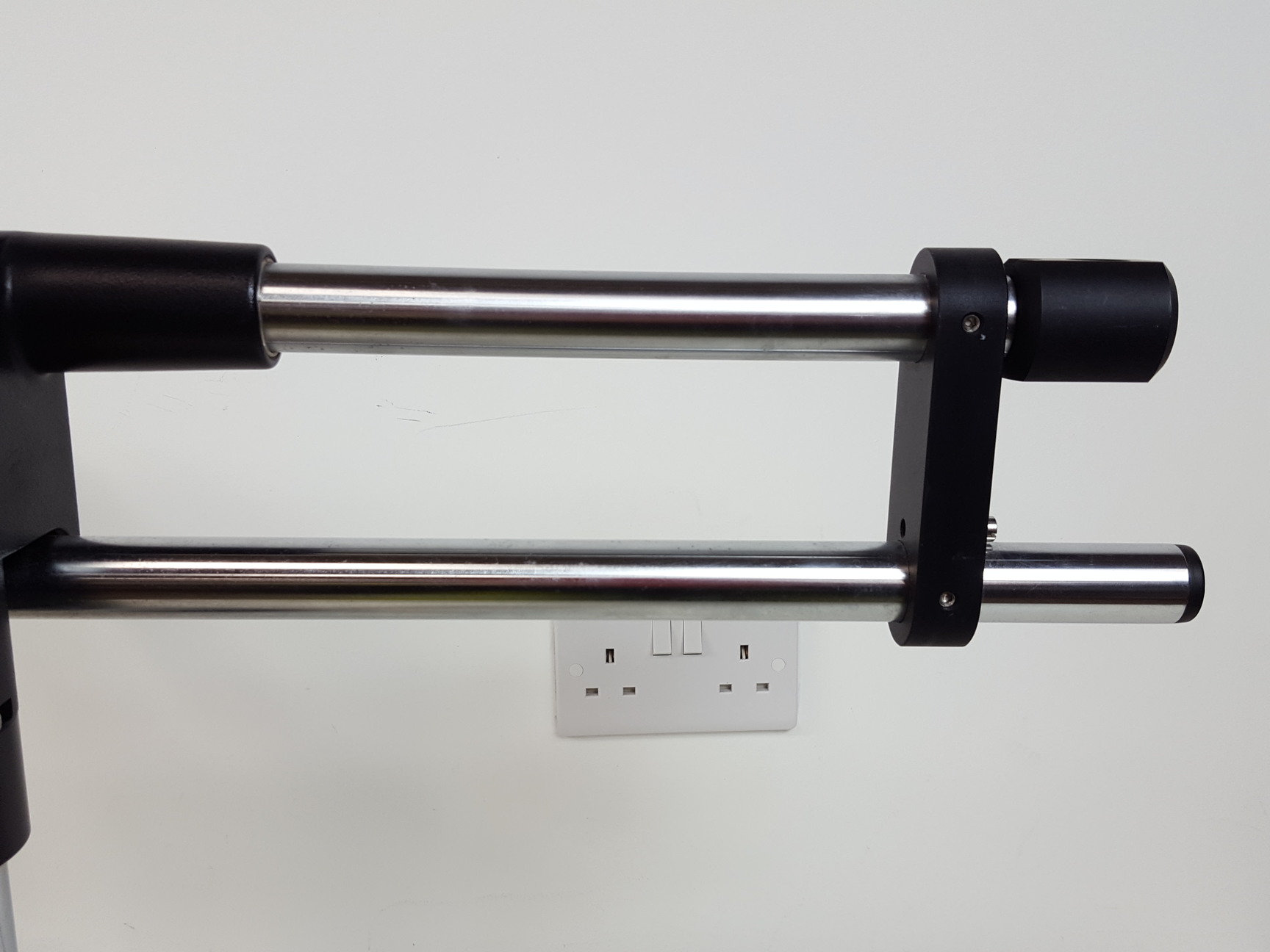 Image of Leica MZ6 Long-Arm Stereo Zoom Microscope Lab