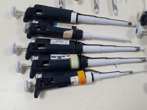 Thumbnail image of 44 x Gilson Pipetman Laboratory Pipettes with Accessories Lab