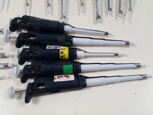Thumbnail image of 44 x Gilson Pipetman Laboratory Pipettes with Accessories Lab