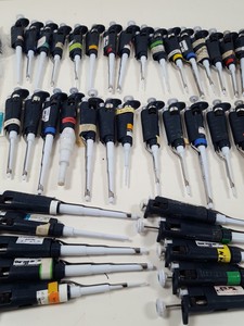 Thumbnail image of 44 x Gilson Pipetman Laboratory Pipettes with Accessories Lab