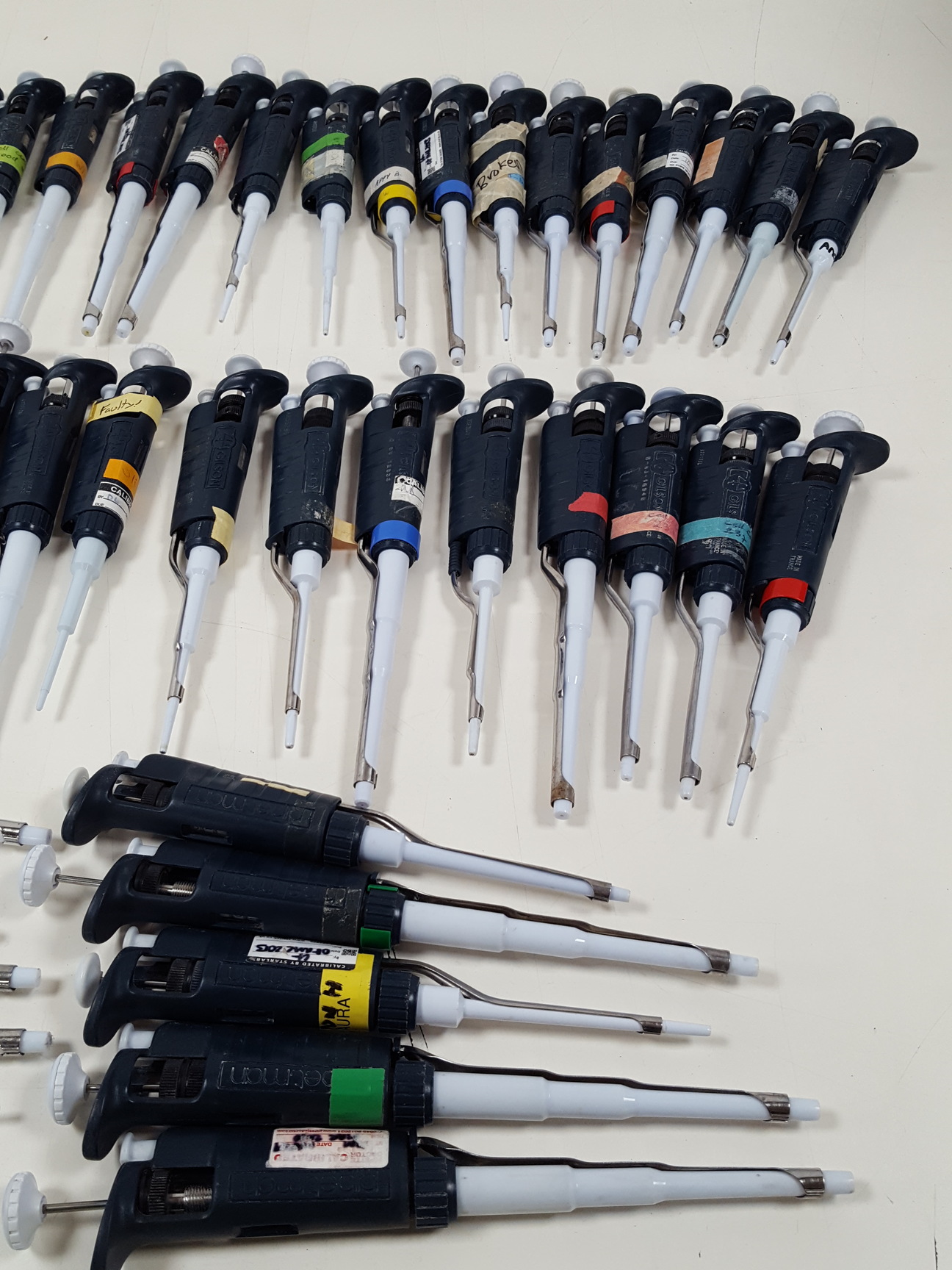 Image of 44 x Gilson Pipetman Laboratory Pipettes with Accessories Lab