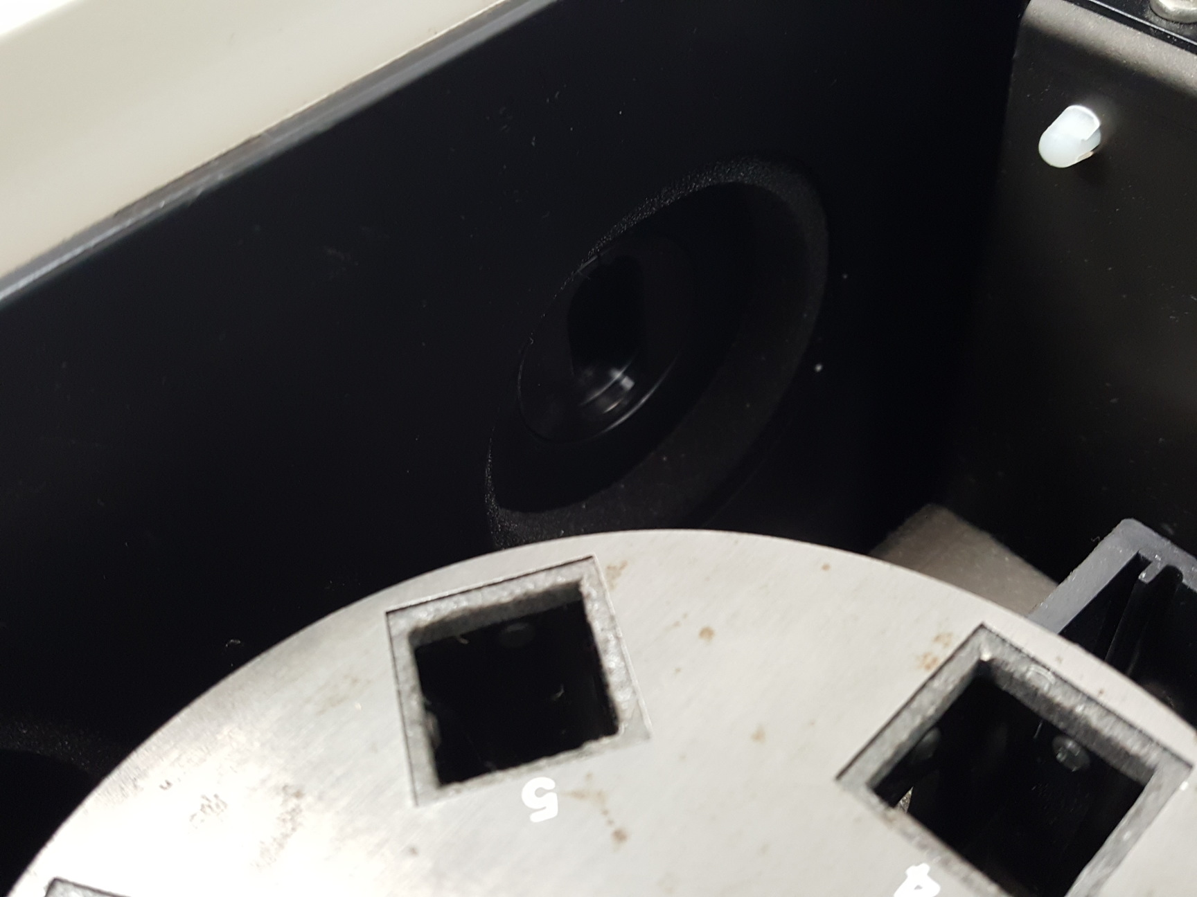 Image of Hitachi UV-VIS Spectrophotometer Model - U-3010 Lab