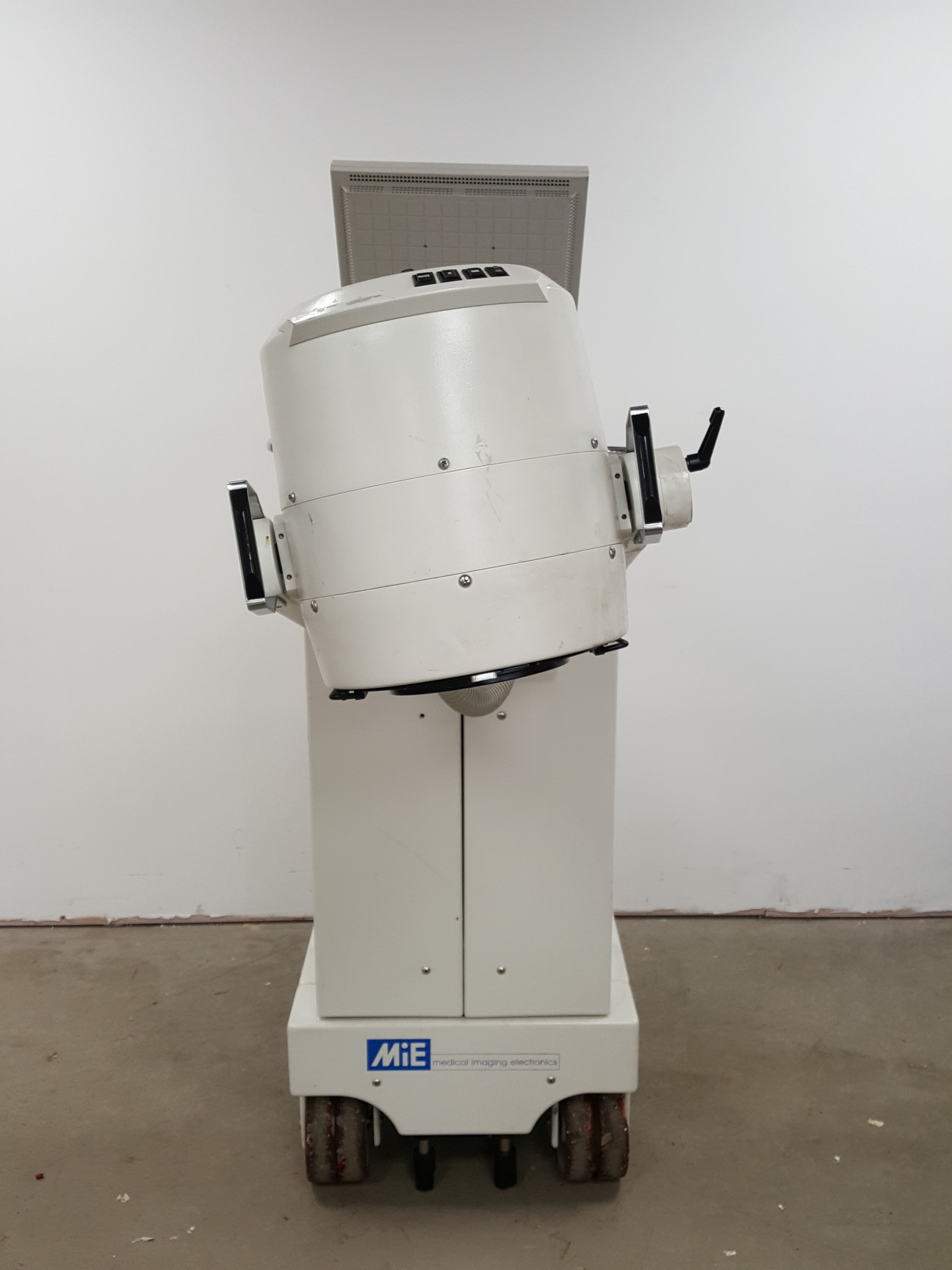Image of MiE Medical Imaging Electronics Scintron Nuclear Gamma Camera Lab